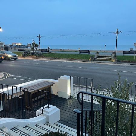 Seaview Flat With Balcony, Spacious 2 Bedroom رذينج المظهر الخارجي الصورة