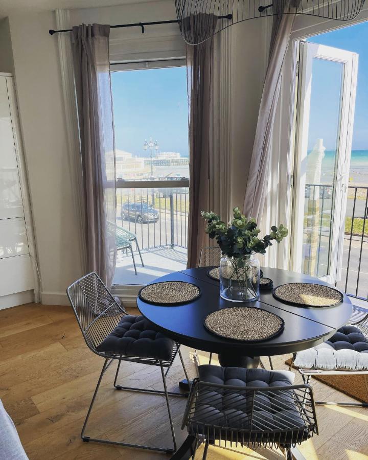 Seaview Flat With Balcony, Spacious 2 Bedroom رذينج المظهر الخارجي الصورة