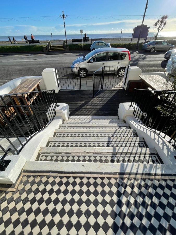 Seaview Flat With Balcony, Spacious 2 Bedroom رذينج المظهر الخارجي الصورة