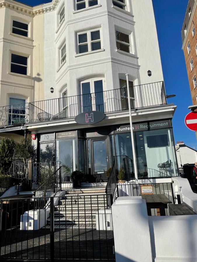 Seaview Flat With Balcony, Spacious 2 Bedroom رذينج المظهر الخارجي الصورة
