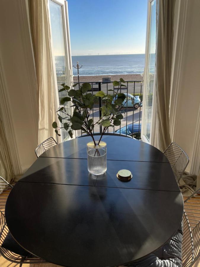 Seaview Flat With Balcony, Spacious 2 Bedroom رذينج المظهر الخارجي الصورة